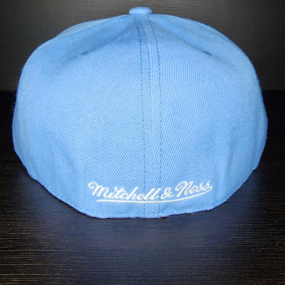 MITCHELL & NESS LOS ANGELES LAKERS FITTED HAT - Picture 4 of 5